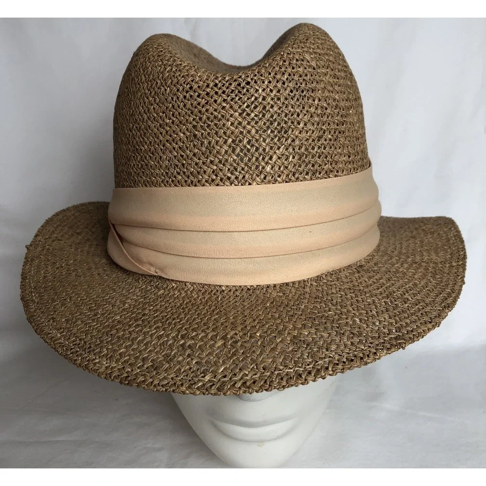 United Hatters Cap Millinery Wrks *** preowned